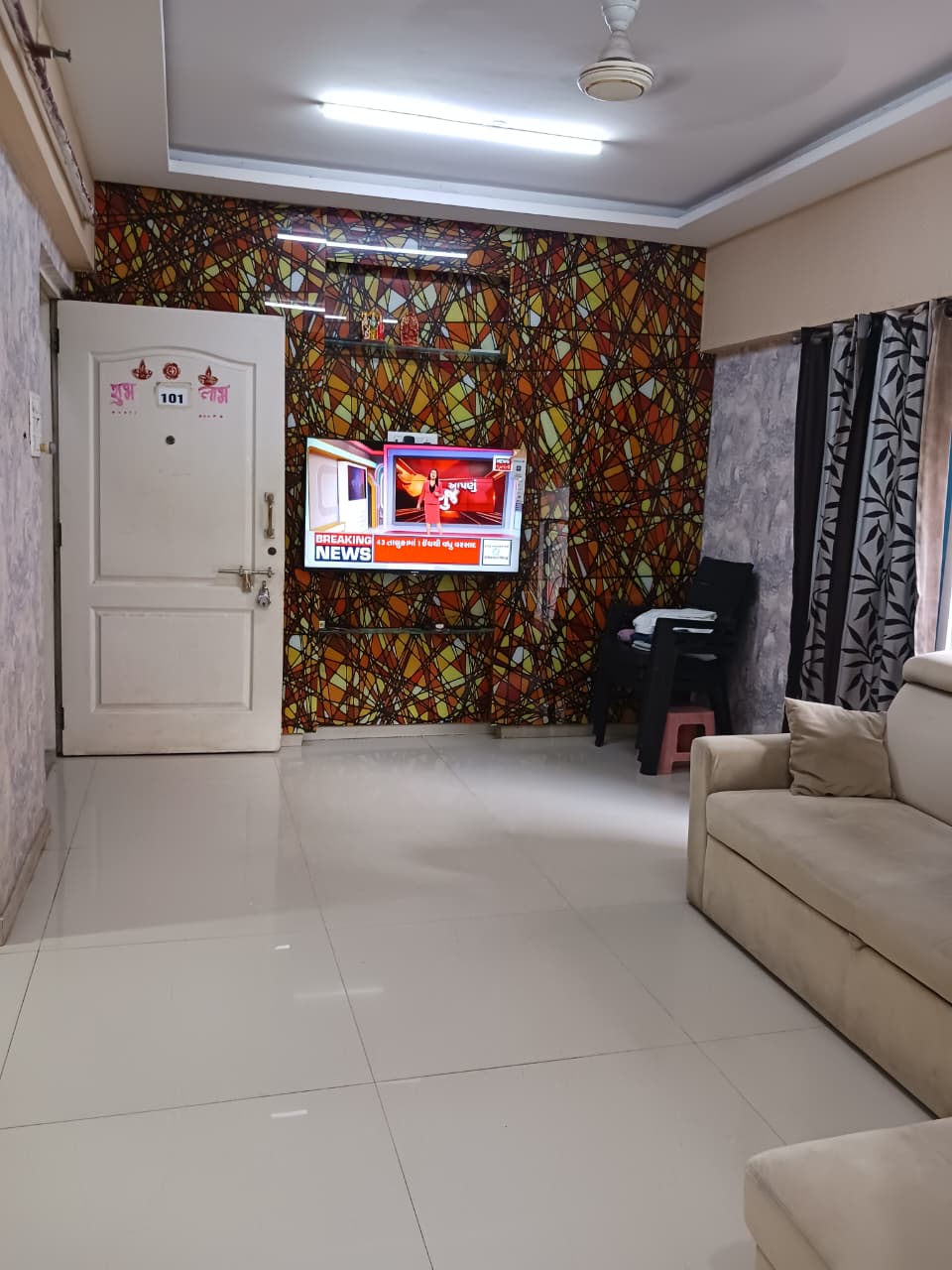 Available Elegant 2 BHK Flat for Sale in Borivali West — Photo 6